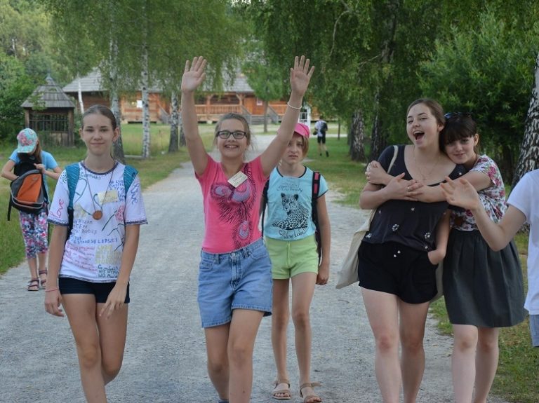 Dzieci i Młodzież Parafii na wakacyjnych turnusach dla LSO, Scholi, OAZY, KSM-u i Pielgrzymce